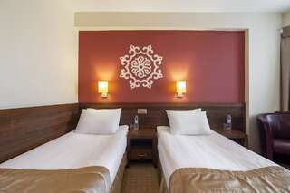 Отель Отель Адрия Киев Улучшенный двухместный номер с 2 отдельными кроватями-3