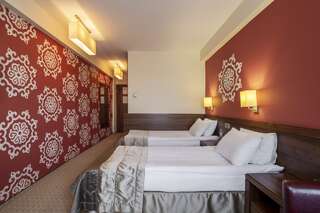 Отель Отель Адрия Киев Улучшенный двухместный номер с 2 отдельными кроватями-4