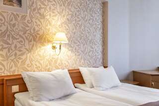 Отель Отель Адрия Киев Стандартный двухместный номер с 1 кроватью-4