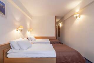 Отель Отель Адрия Киев Стандартный двухместный номер с 2 отдельными кроватями-4