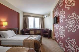 Отель Отель Адрия Киев Улучшенный двухместный номер с 2 отдельными кроватями-2